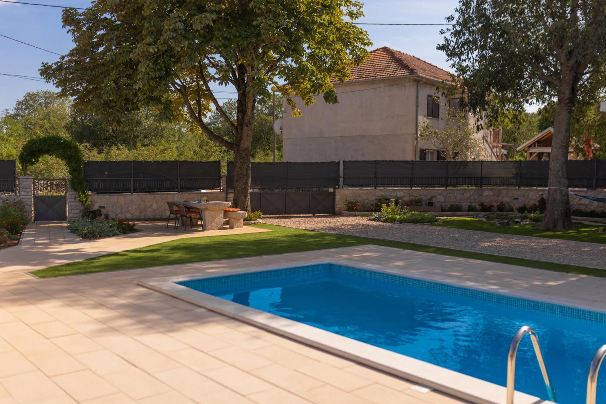 Сasa de vacaciones Experience Village Life - Jokini Dvori With Private Pool